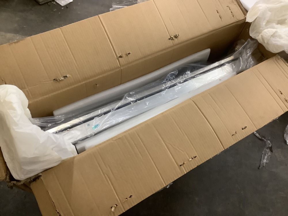 34 Inch 3 Row Aluminum Radiator for 1999-2014 Cadillac Escalade, Chevy Sonora Tahoe Avalanche Suburban Silverado 1500 2500 3500, GMC Yukon XL, Hummer H2 - Image 2 - Lot 244