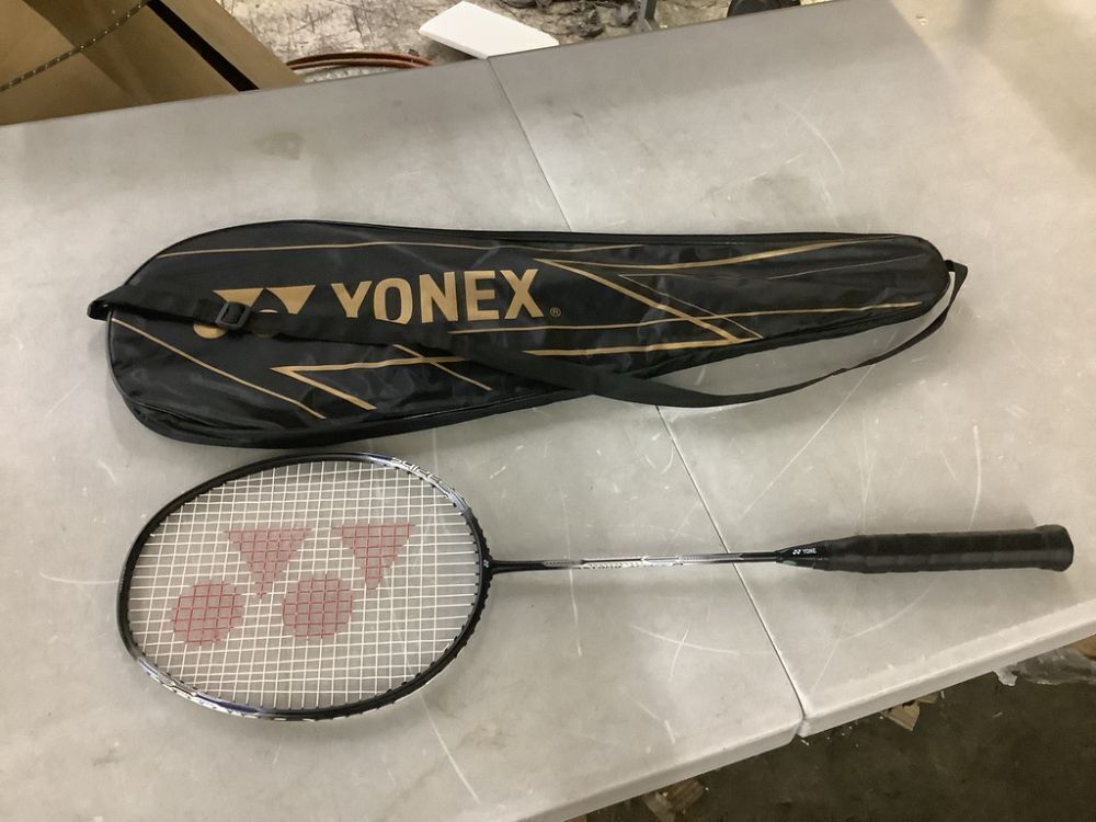 Badminton Racket with Cover - Image 1 - Lot 250
