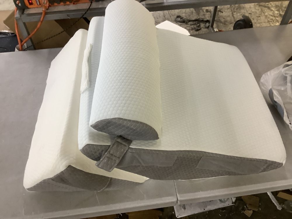 Bed Wedge Pillow Set - Image 3 - Lot 336