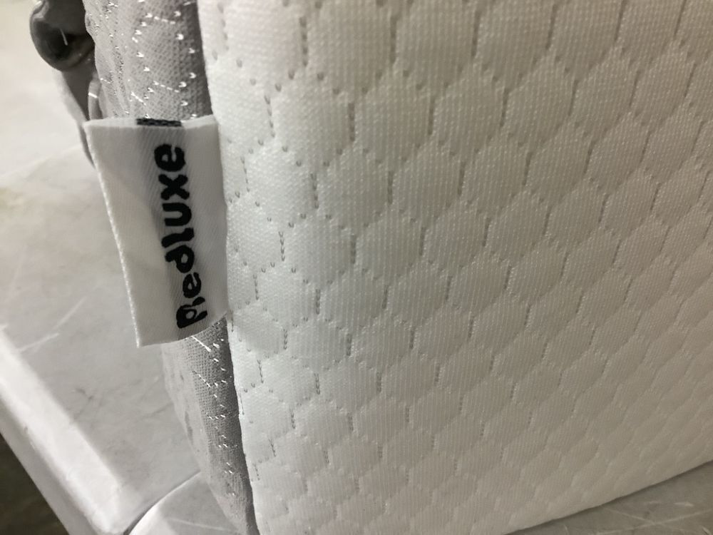 Bed Wedge Pillow Set - Image 5 - Lot 336