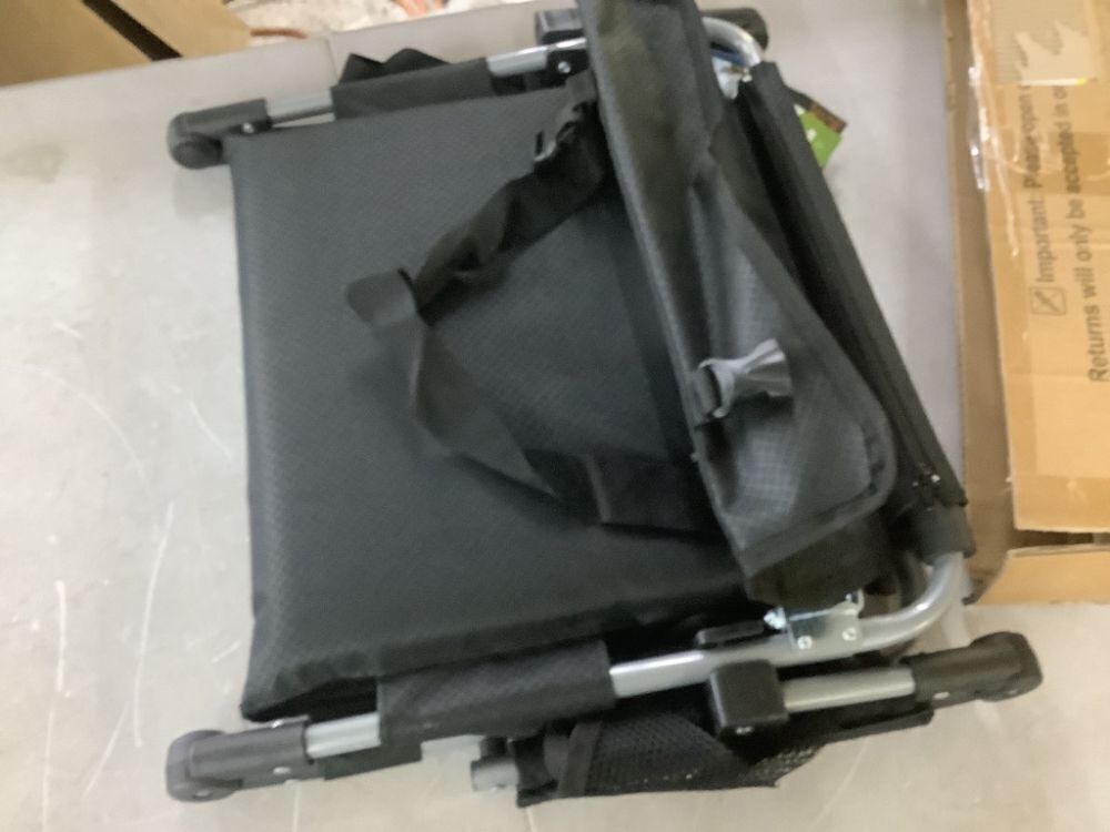 Padded Stadium Chair - Image 4 - Lot 341