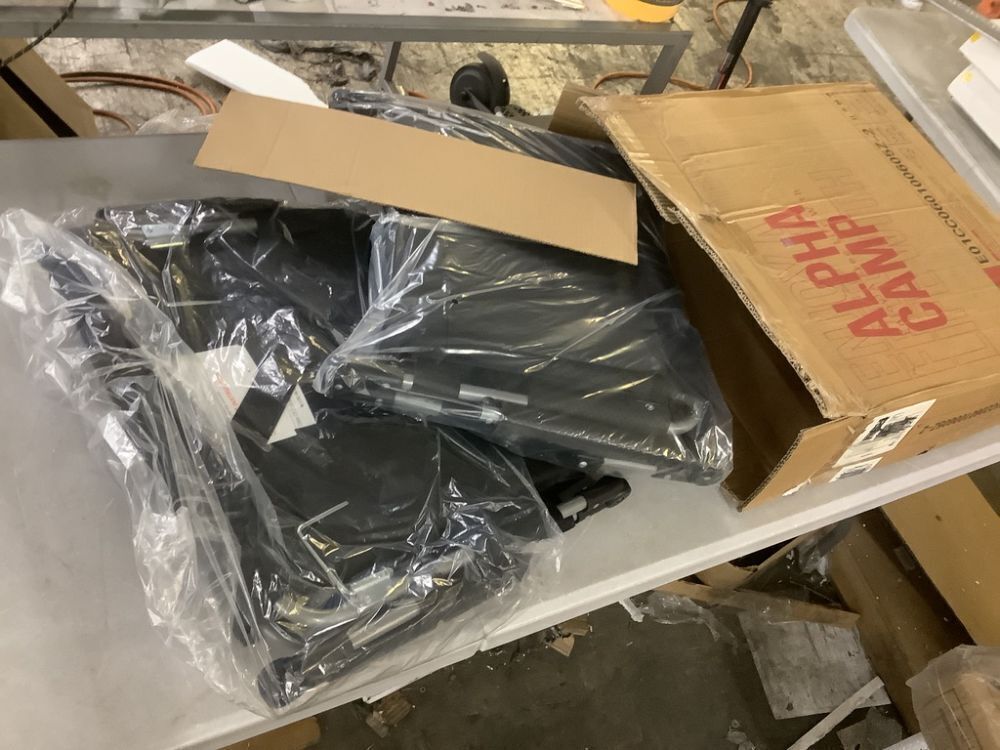 ALPHA CAMP Stadium Seats, 2 Pack - Image 2 - Lot 343