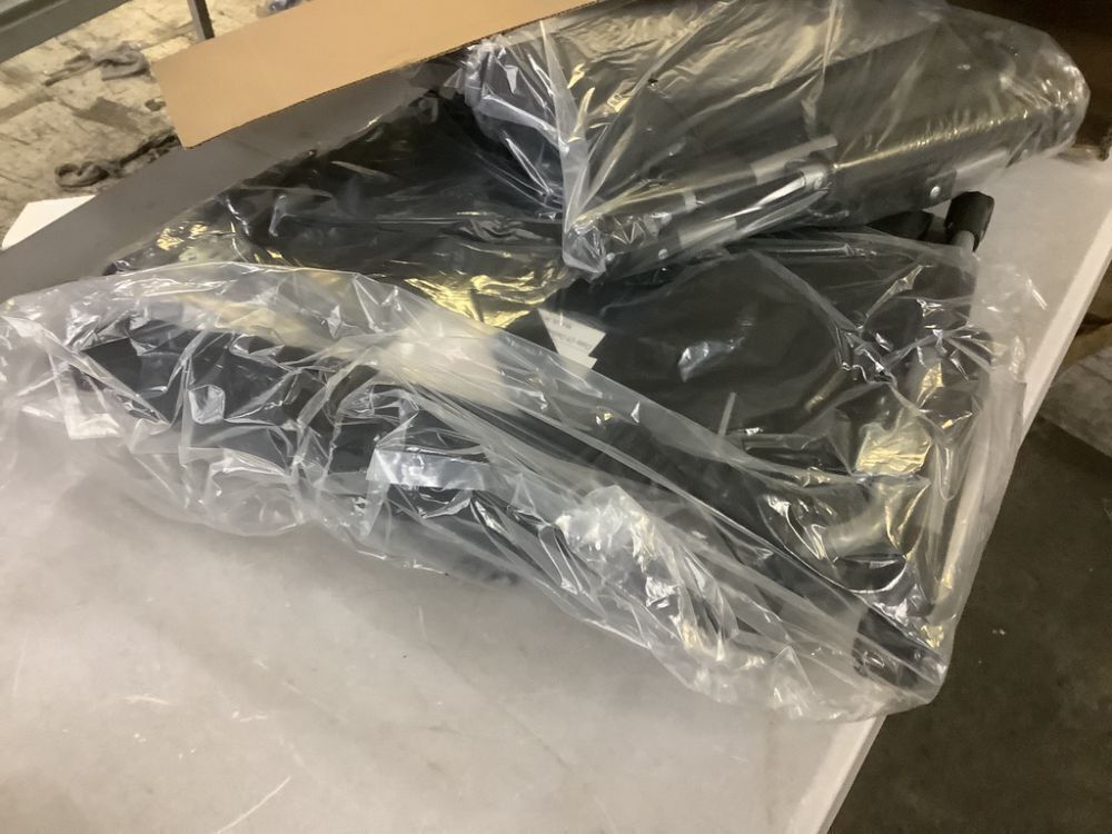 ALPHA CAMP Stadium Seats, 2 Pack - Image 3 - Lot 343