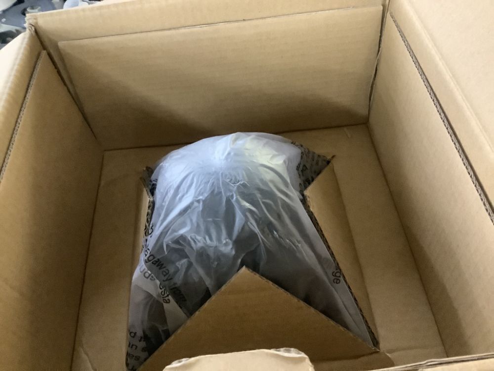 LUTEC Outdoor Solar Lamp Post Light with Motion Sensor - Image 3 - Lot 346