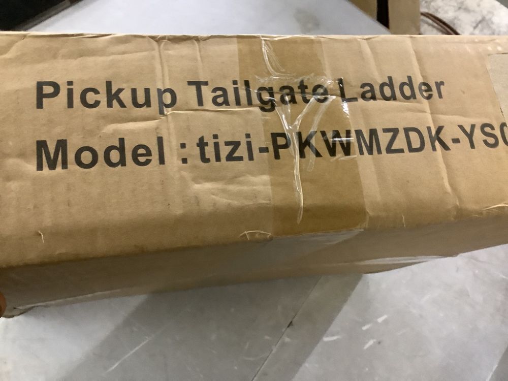 Universal Tailgate Ladder for Pickup Trucks - Image 5 - Lot 348