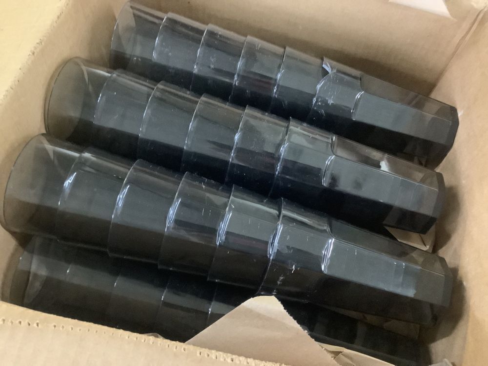 42 Plastic Cups - Some Damaged - Image 2 - Lot 350