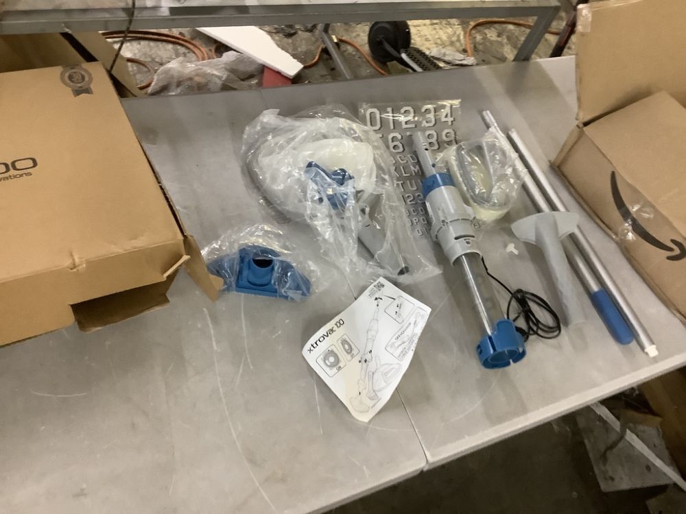 KOKIDO 5 in 1 Rechargeable Handheld Pool Vacuum Set - Damaged Pole - Image 1 - Lot 534