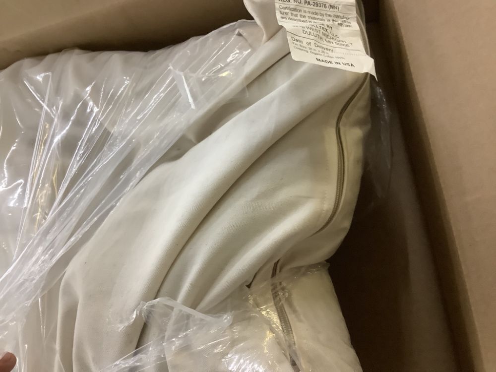 Hullo Buckwheat Pillow 20”x26” - Image 3 - Lot 539