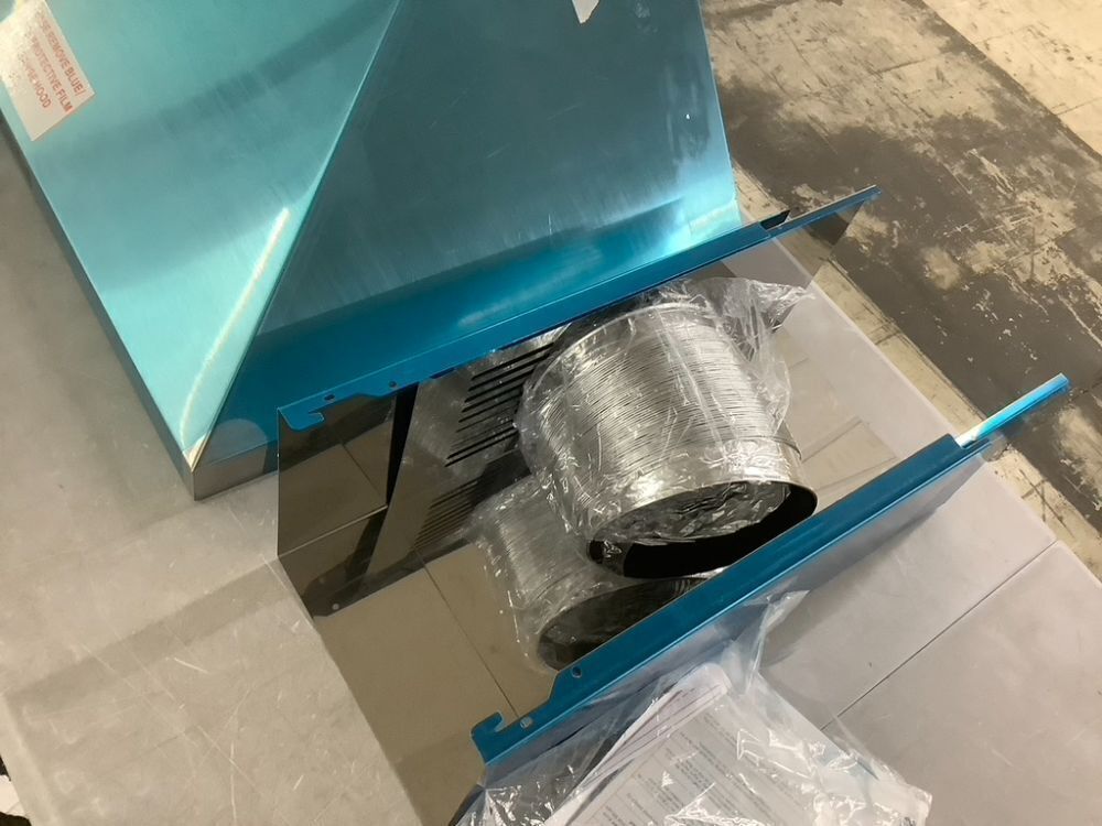 Range Hood - Image 3 - Lot 202