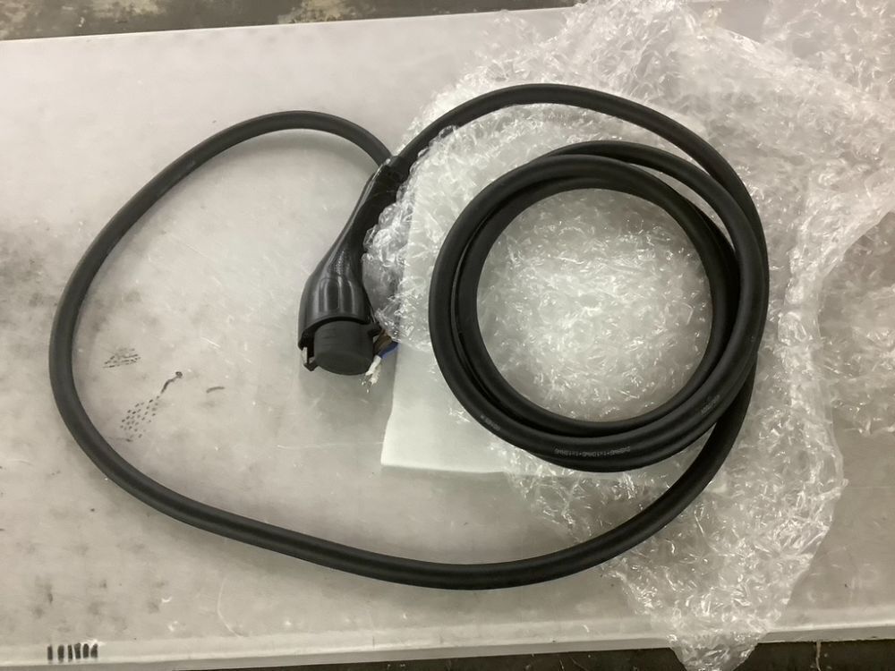 48Amp Level 2 EV Charger - Image 3 - Lot 204