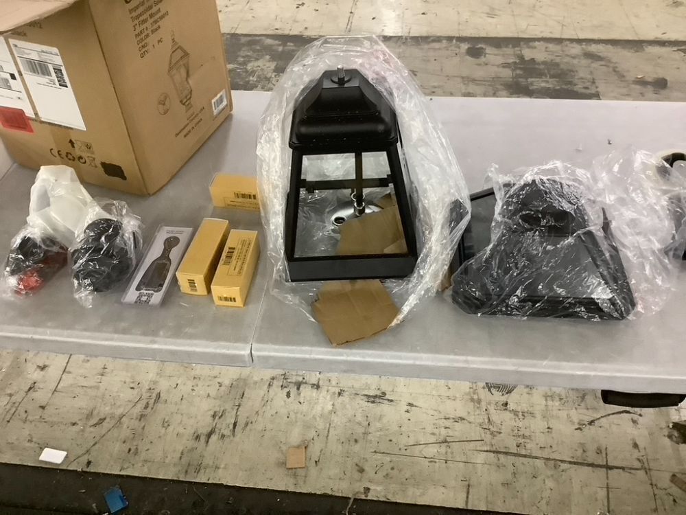 Gama Sonic Imperial Solar Post Light, Black Aluminum and Glass, Triple Candelabra Bulb with 3-inch Fitter for Lamp Poles, Warm White 2700K, 37BC50012 - Image 2 - Lot 414