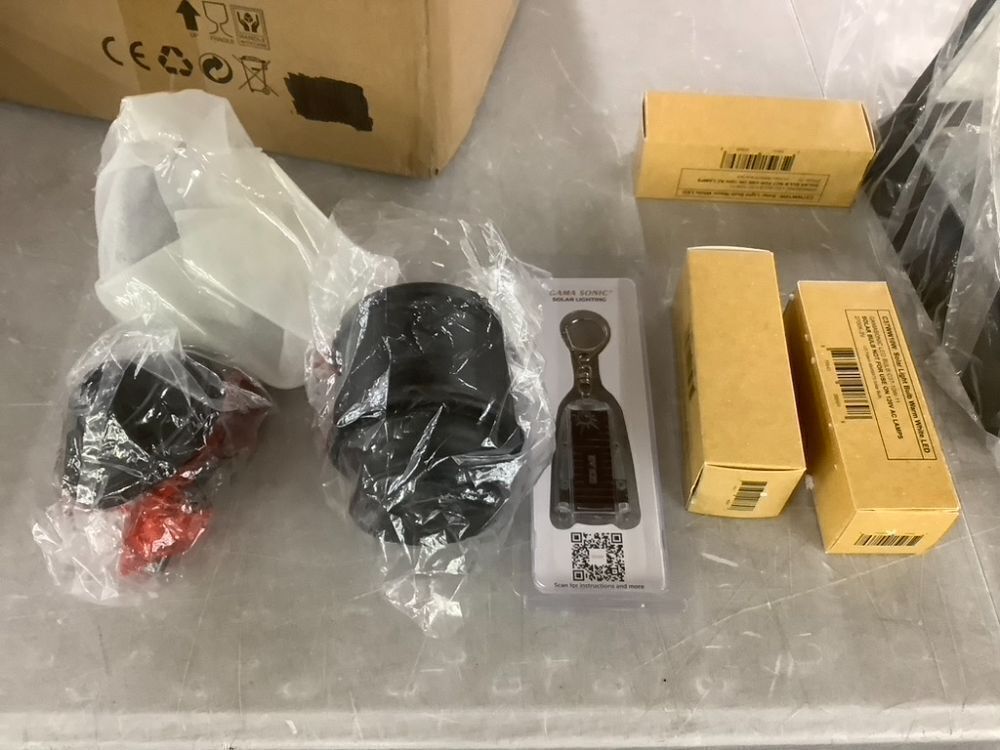 Gama Sonic Imperial Solar Post Light, Black Aluminum and Glass, Triple Candelabra Bulb with 3-inch Fitter for Lamp Poles, Warm White 2700K, 37BC50012 - Image 6 - Lot 414