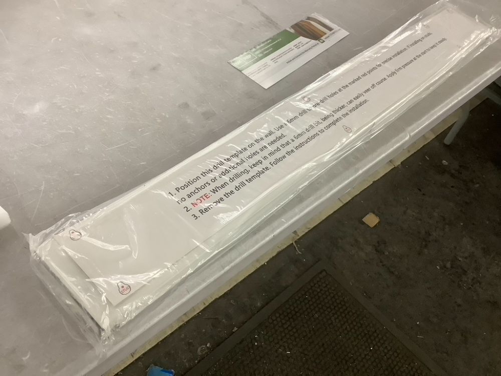 Wall Mounted Clothes Drying Rack 40" - Image 6 - Lot 417