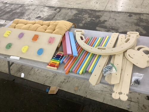 8 in 1 Pikler Triangle Set for Kids - Lot 419