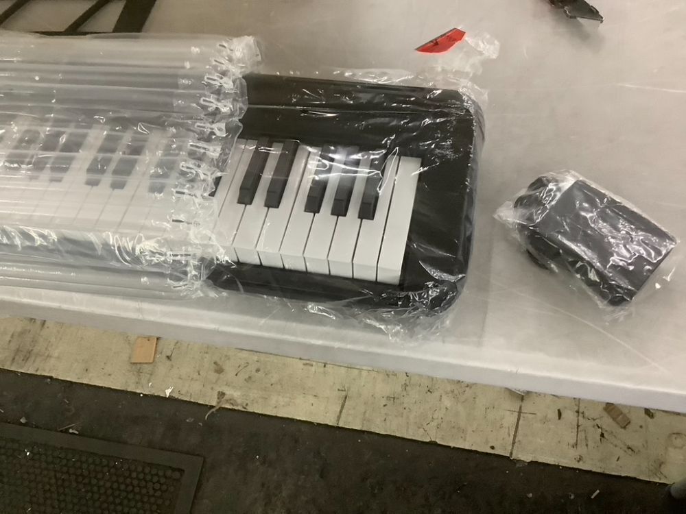 88 Key Piano Keyboard - Image 3 - Lot 112