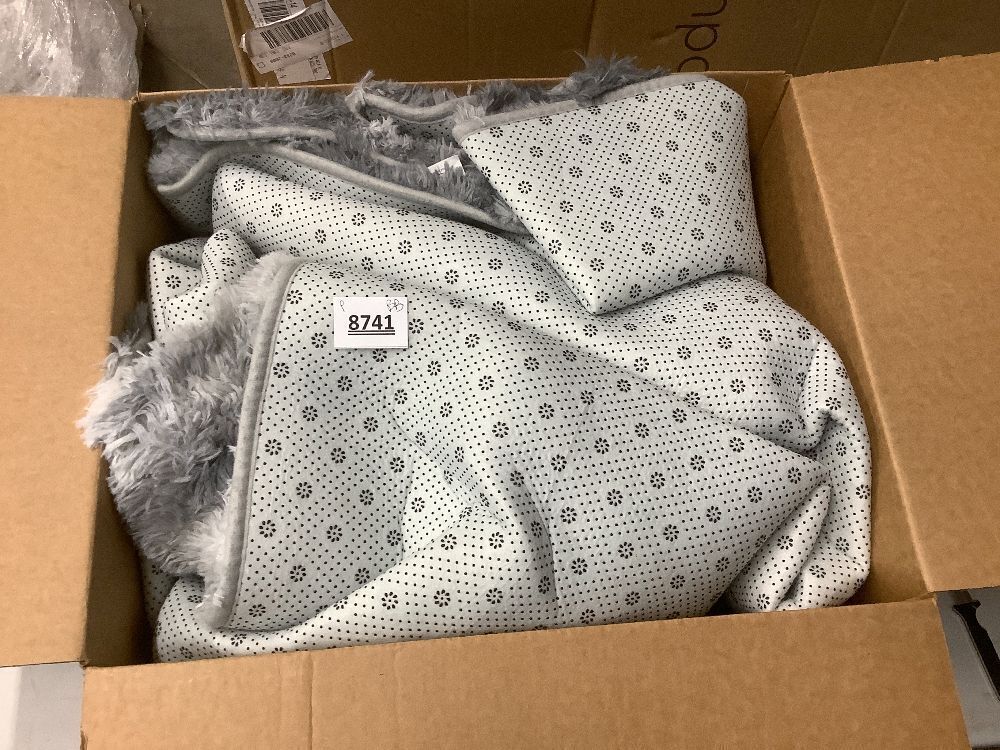 Large Indoor Fuzzy Rug, Gray - Image 1 - Lot 8741