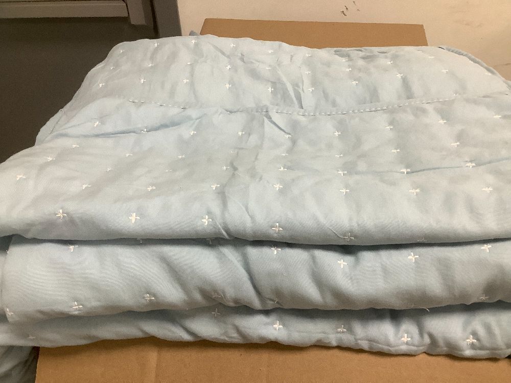 WDCOZY King Size Quilt Bedding Sets with 2 Pillow Shams, Lightweight Soft Bedspread Coverlet, Quilted Blanket Thin Comforter Bed Cover for All Season, 3 Pieces - Image 4 - Lot 8688