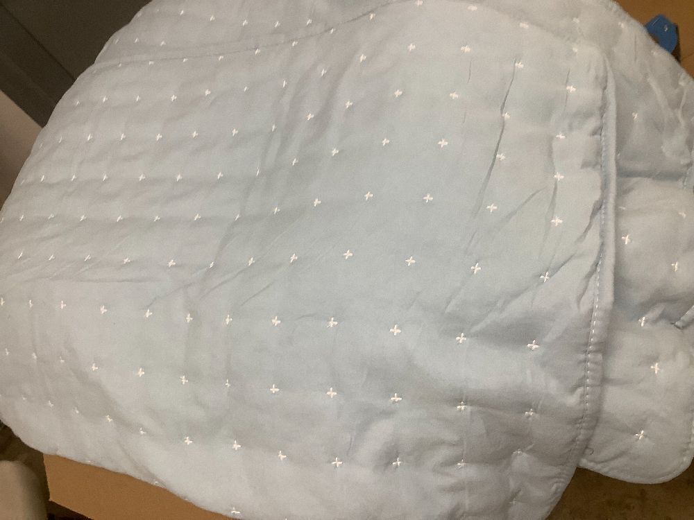 WDCOZY King Size Quilt Bedding Sets with 2 Pillow Shams, Lightweight Soft Bedspread Coverlet, Quilted Blanket Thin Comforter Bed Cover for All Season, 3 Pieces - Image 5 - Lot 8688