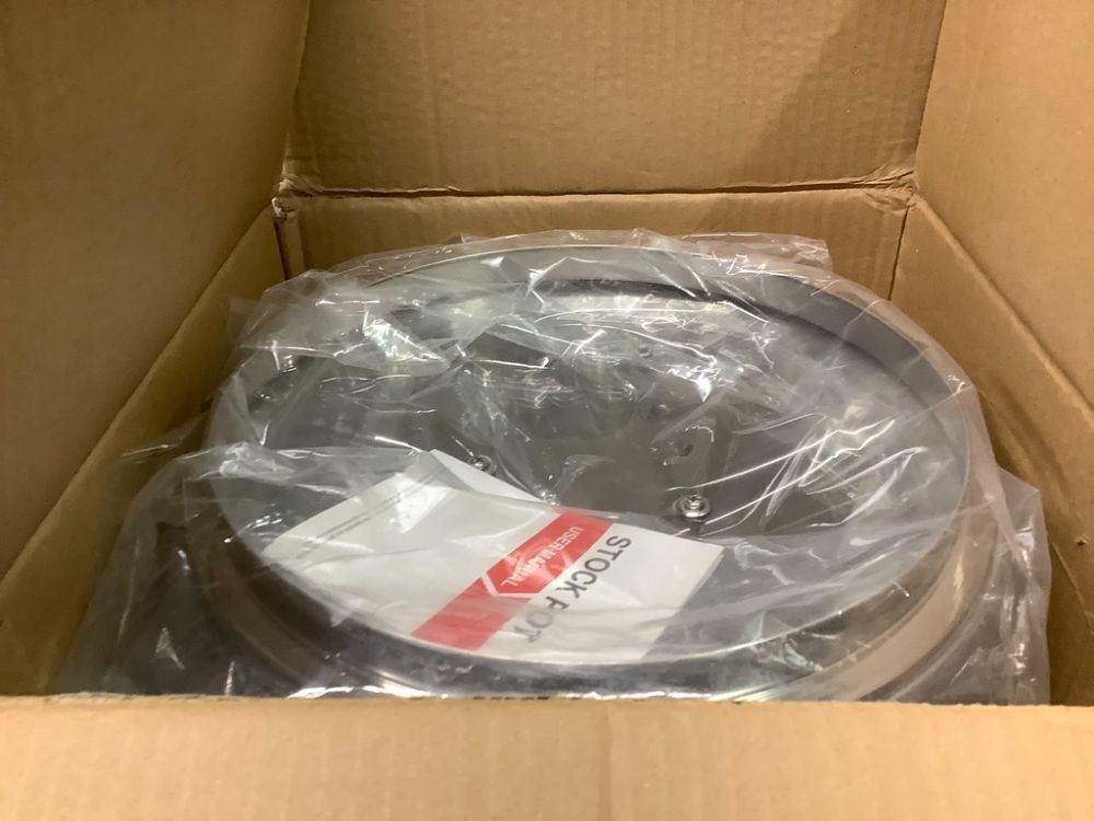 Stainless Steel Stock Pot 20-Quart, Silver - Image 2 - Lot 8843