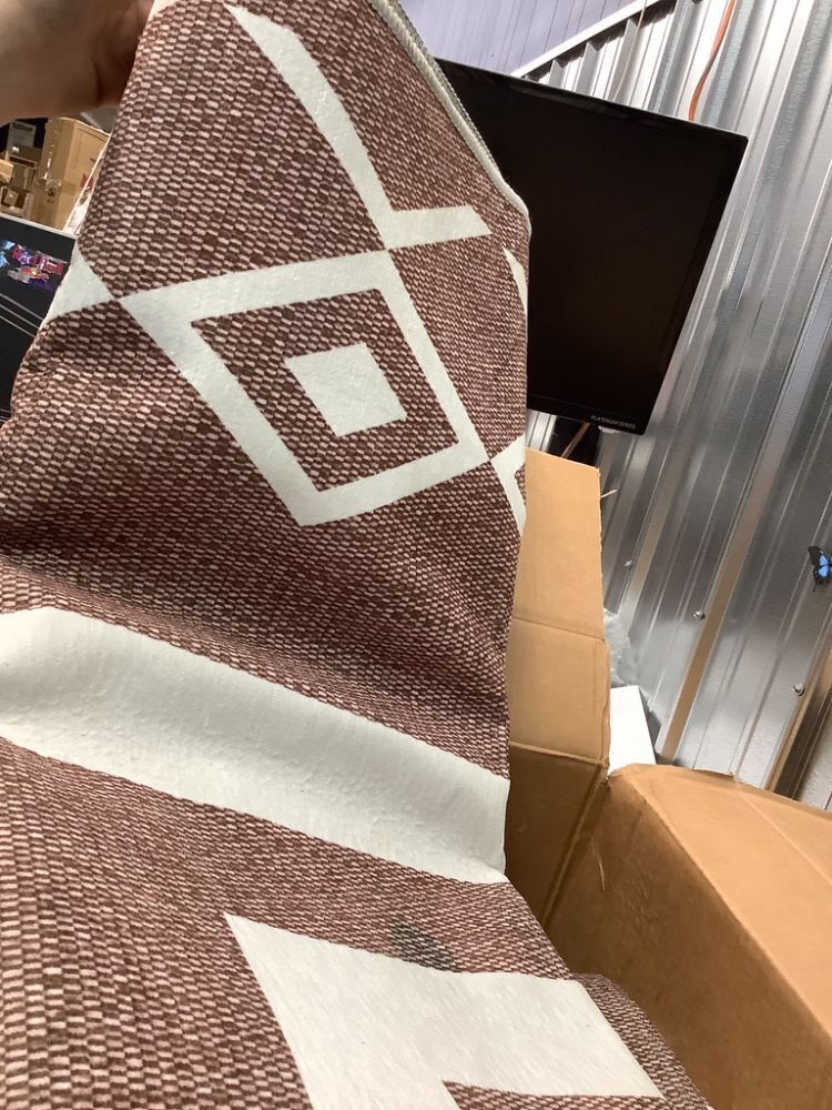 Large Outdoor Rug - Image 2 - Lot 8848