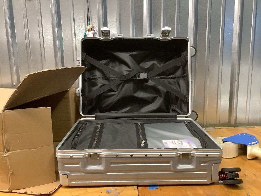 Carry On Luggage 22x14x9 Airline Approved, Zipperless Luggage Carry On, Hard Shell Suitcases with TSA Lock, Lightweight Carry On Suitcases with Aluminum Frame - Image 2 - Lot 8866