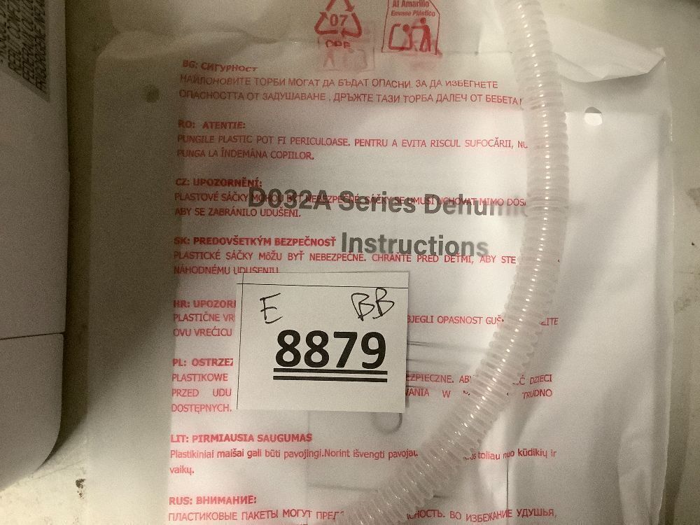 KNKA 1600 sq.ft Dehumidifier for Basement, 21 Pint Dehumidifiers for Home with Drain Hose, Continuous Drainage, Washable Filter, Intelligent Humidistat for Bedroom, Bathroom, Large Room - Image 3 - Lot 8879