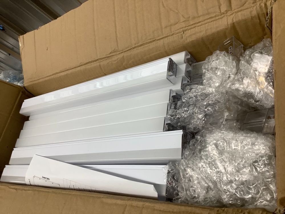 Ultra Bright Hexagon Garage Lights.720W 86400LM 6500K Hexagon LED Light Garages with Rectangle Frame.14 Grid Honeycomb Hex Led Lights System for Garage,Car Detailing Shop, Basement,Warehouse - Image 2 - Lot 8882