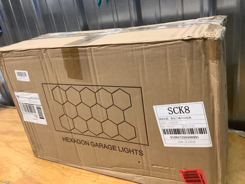 Ultra Bright Hexagon Garage Lights.720W 86400LM 6500K Hexagon LED Light Garages with Rectangle Frame.14 Grid Honeycomb Hex Led Lights System for Garage,Car Detailing Shop, Basement,Warehouse - Image 3 - Lot 8882