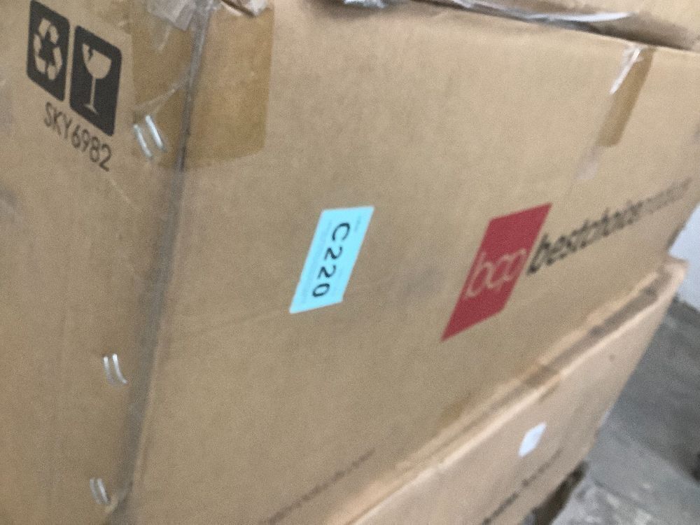 Pre-Lit Blue Spruce Christmas Tree w/ Foldable Base, Incandescent Lights - Image 4 - Lot 9008