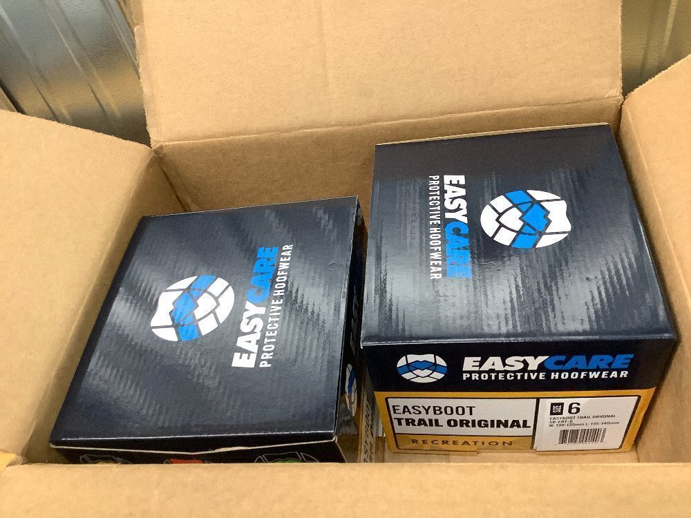 Easyboot Trail OriginalW: 130-135mm L: 135-140mm set of 2 - Image 4 - Lot 9040