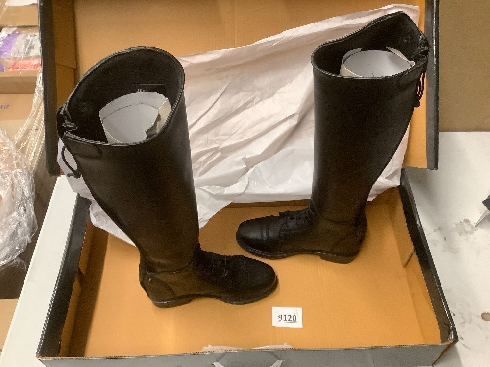 TuffRider Kid's Starter Back Zip Field Boots in Synthetic Leather - Image 2 - Lot 9120