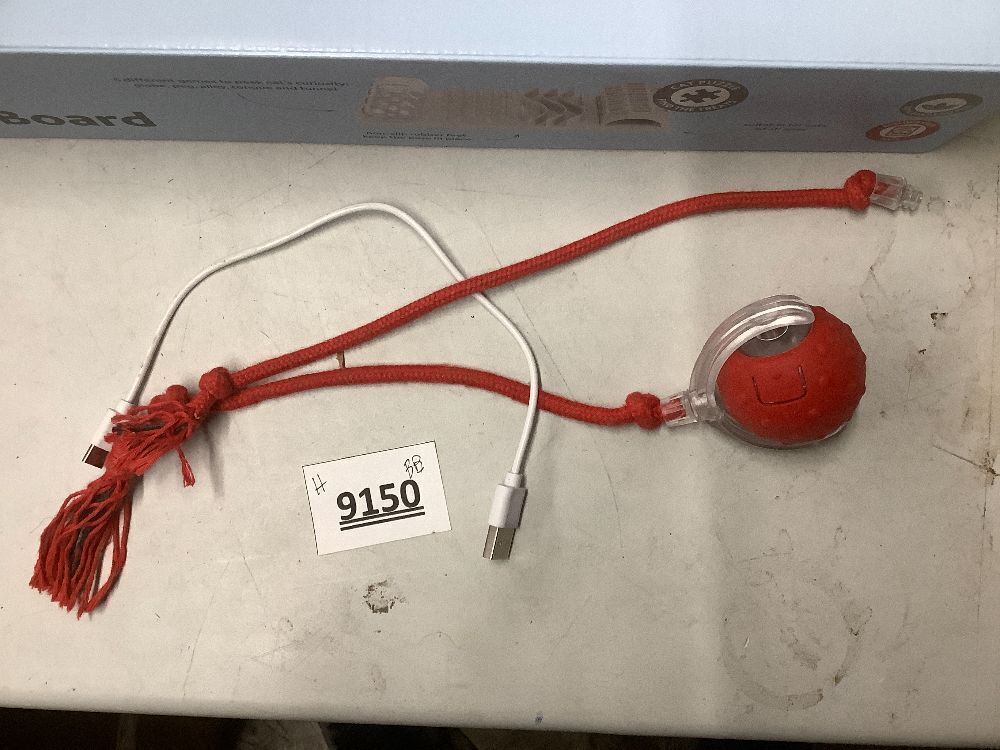 Trixie Fun Board, Scratch Post and Cat Toy Ball with Tail Rope - Image 2 - Lot 9150