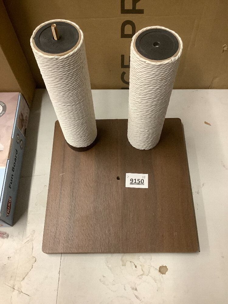 Trixie Fun Board, Scratch Post and Cat Toy Ball with Tail Rope - Image 3 - Lot 9150