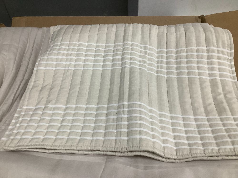 HOMBYS 132x120 Seersucker Patchwork Oversized King Quilt Set, Lightweight Plaid Bedspread Coverlet Set, All Season Bohemian Home Bedding Decor with 2 Pillow Shams, Beige - Image 3 - Lot 9108