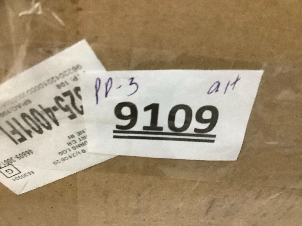 SportPet Designs Plastic Kennels Rolling Plastic Airline Approved Wire Door Travel Dog Crate, XXX-Large, Gray - Image 2 - Lot 9109