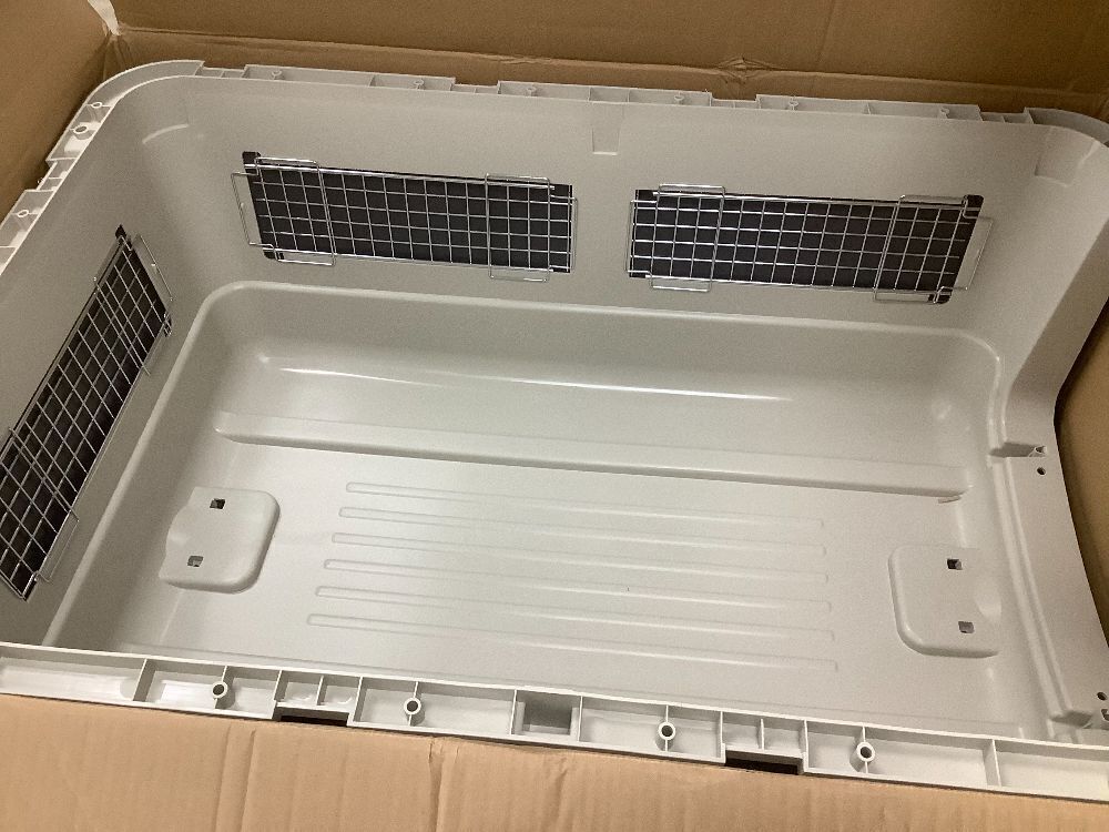 SportPet Designs Plastic Kennels Rolling Plastic Airline Approved Wire Door Travel Dog Crate, XXX-Large, Gray - Image 5 - Lot 9109