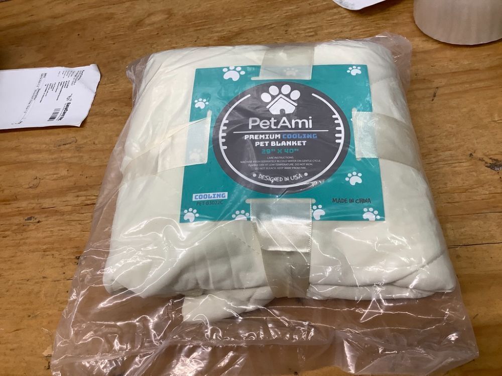 PetAmi Premium Cooling Dog Blanket | Lightweight Fluffy Pet Throw Blanket Bed Cover for Dogs, Cat, Puppies | Pet Blanket Furniture Protector Couch Sofa | Reversible Fuzzy Cozy | 29x40, Beige Latte - Image 2 - Lot 9060