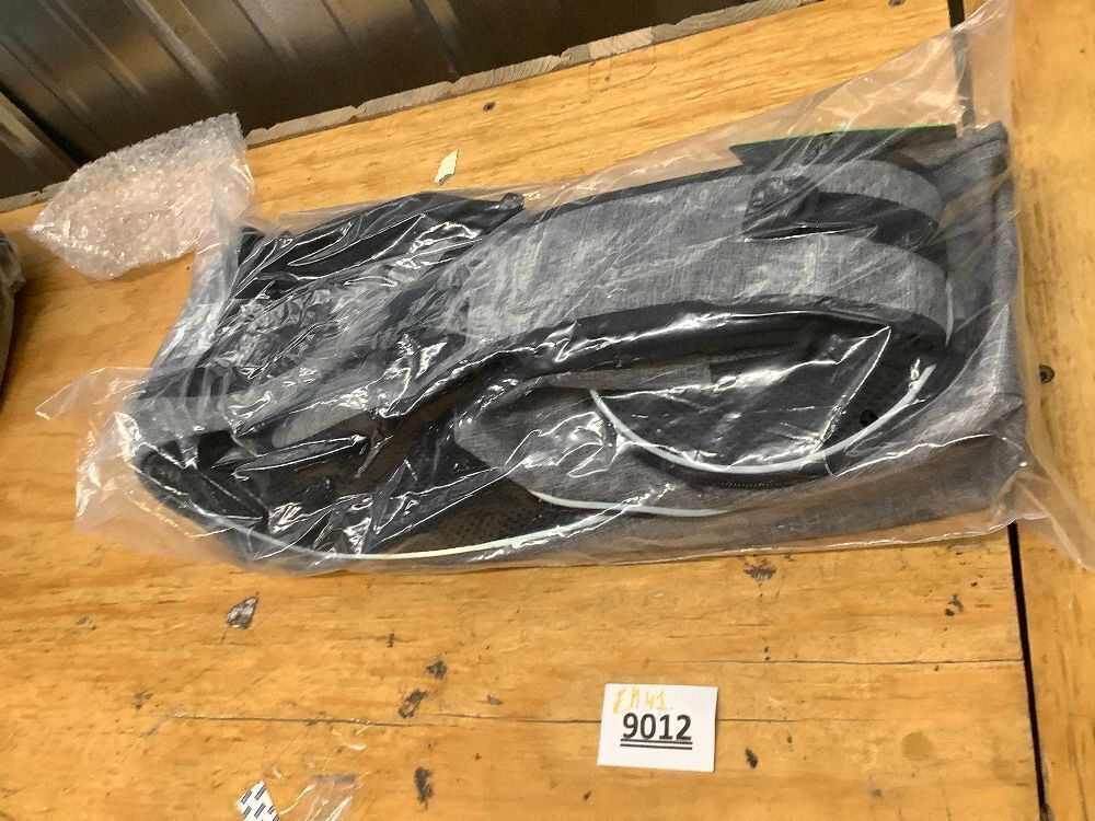 Petique Sling Pet Carrier, Gray - Image 2 - Lot 9012