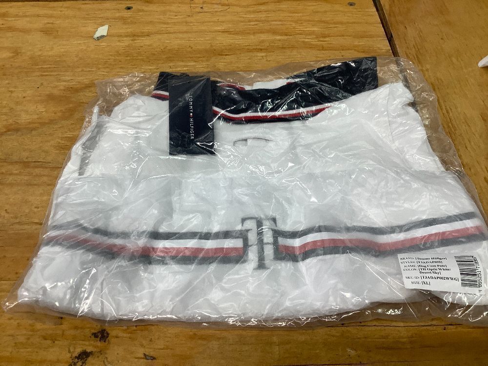 Tommy Hilfiger Core Dog Polo, TH Optic White/Desert Sky, X-Large - Image 2 - Lot 9076