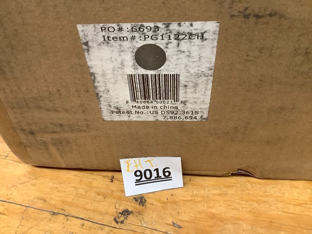 Pet Carrier 22 in. L x 17 in. W x 11.5 in. H Large Booster Car Seat - Image 4 - Lot 9016