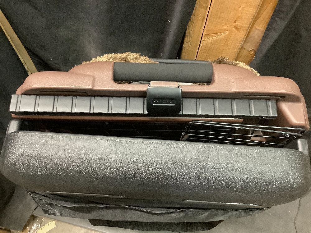 Pet Gear The Other Door 4-Door Collapsible Wire Dog Crate & Pad, Chocolate - Image 2 - Lot 9029