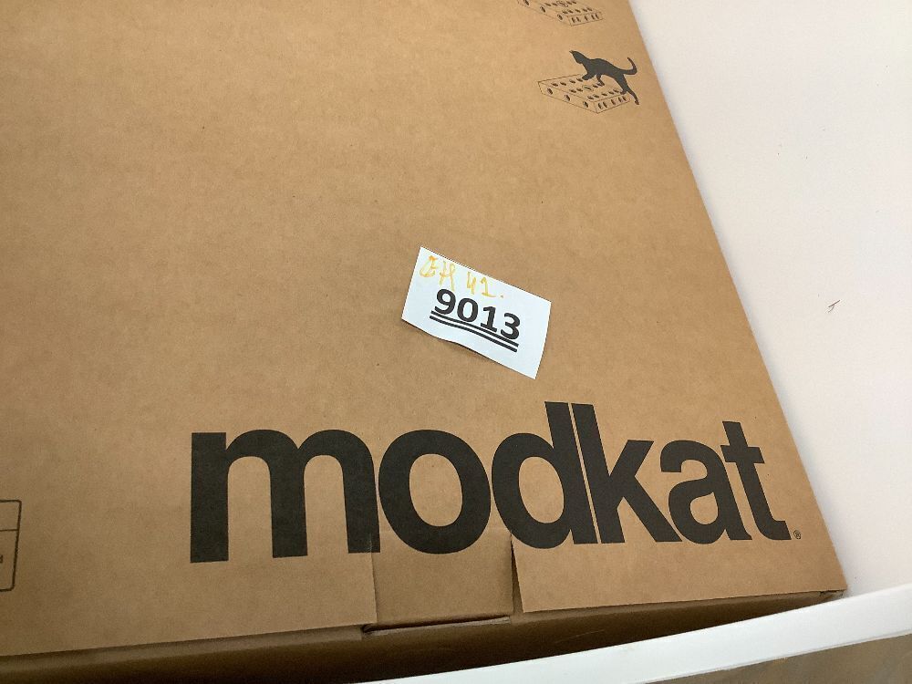 Modkat® Flip Litter Box, Front-Entry, Full Height Seamless Base, Reusable Litter Liner, Sifting Litter Scoop, 2X Bamboo Charcoal Filters - Image 4 - Lot 9013