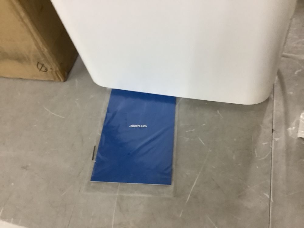 50 pt. 4,500 sq. ft. Dehumidifier in White with Drain Hose and Bucket, Auto Defrost, Low Noise - Image 4 - Lot 99JF