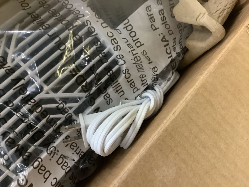 Evo 25 in 4 Fan Speeds Window Fan in White with Adjustable Side Panels - Image 3 - Lot 167JF