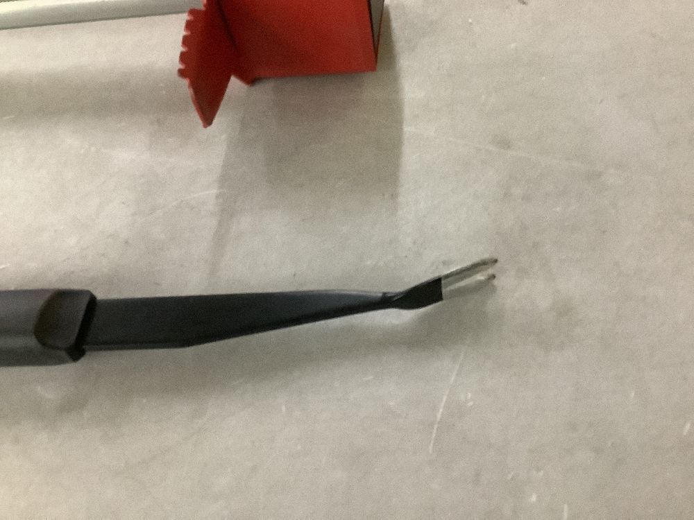 Corona MAX 38 in. SodPLUGGER with Carbon Steel Handle & ComfortGEL 2-Prong 39 in. Steel Extended Reach Weeder - Image 2 - Lot 259JF