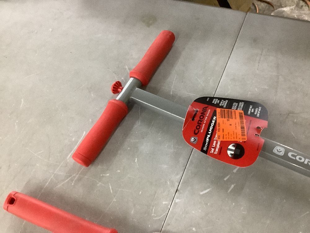 Corona MAX 38 in. SodPLUGGER with Carbon Steel Handle & ComfortGEL 2-Prong 39 in. Steel Extended Reach Weeder - Image 7 - Lot 259JF