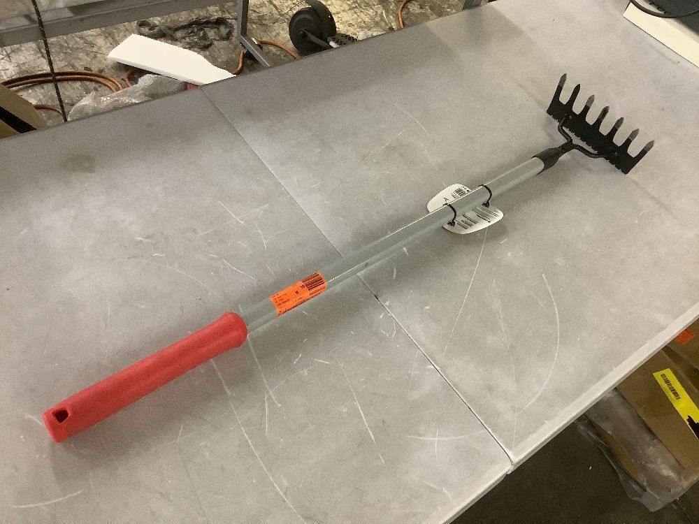 Corona ComfortGEL 7-Tine Extended Reach Tine Rake - Image 2 - Lot 261JF