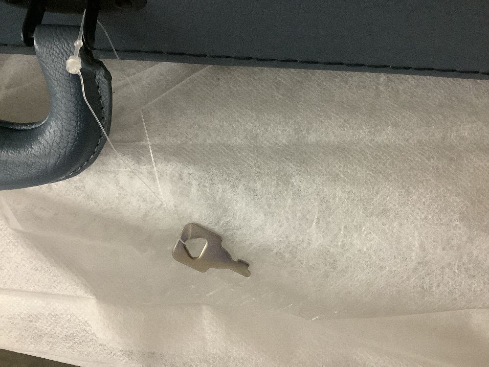 Electric Guitar Hard Case - Image 3 - Lot 357