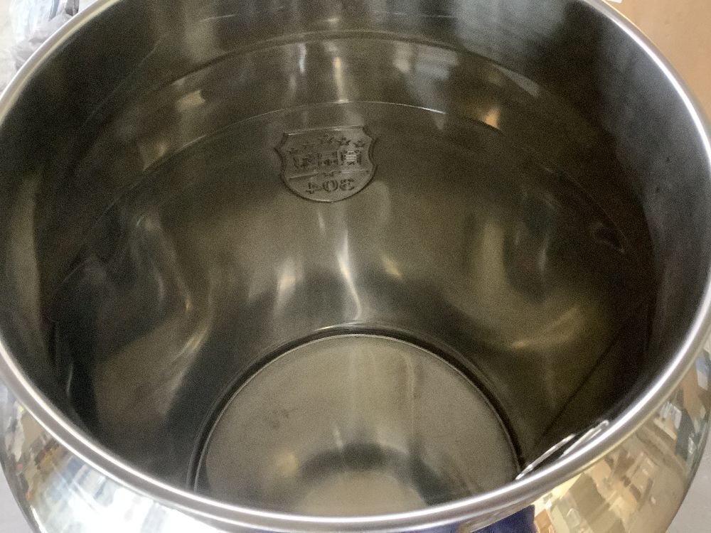 Stainless Steel Jug with Locking Lid - Image 3 - Lot 363