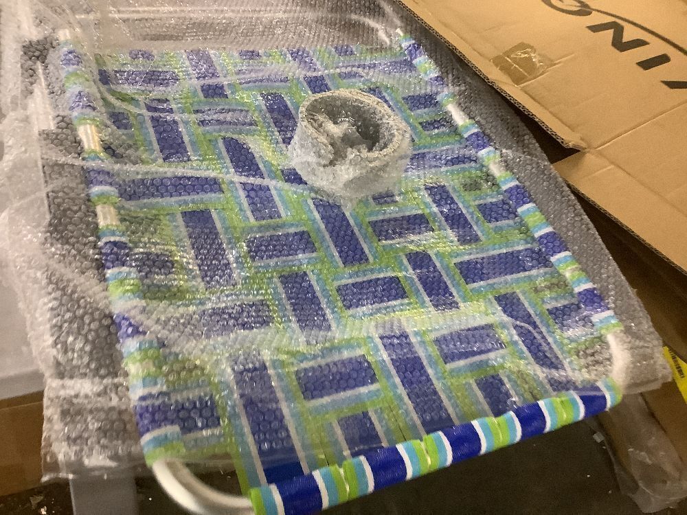 VINGLI Folding Webbed Lawn Chair - Image 3 - Lot 365